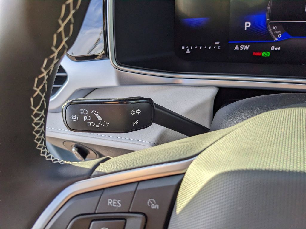 New 2026 Volkswagen Taos SE FWD image 28