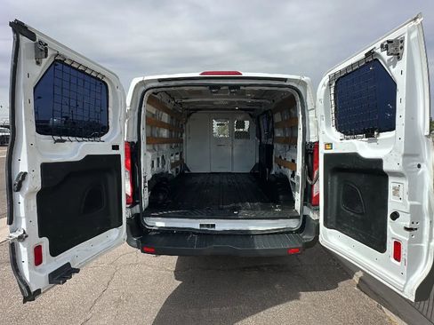 Used 2015 Ford Transit 250 130 Low Roof w/ Exterior Upgrade Package RWD image 5