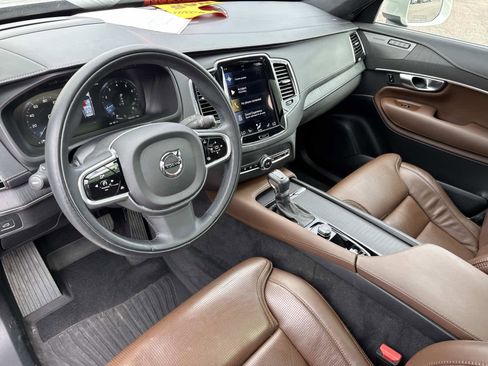 Used 2022 Volvo XC90 T6 Inscription w/ Lounge Package image 22
