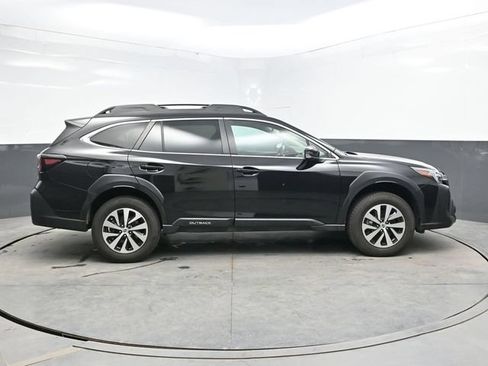 Used 2023 Subaru Outback Premium AWD/4WD image 8