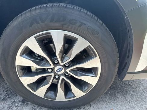 Used 2023 Subaru Outback Limited AWD/4WD image 9