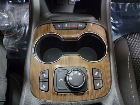 Certified 2023 GMC Acadia SLE w/ Driver Convenience Package image 25