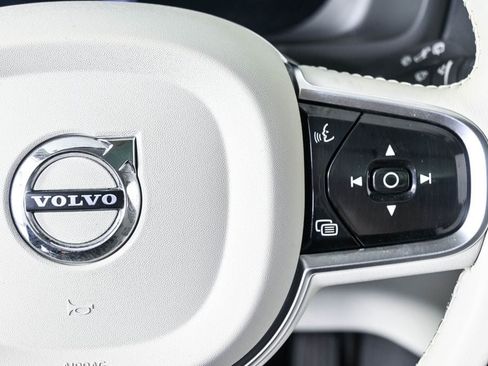 Certified 2025 Volvo XC90 B5 Plus AWD/4WD image 12