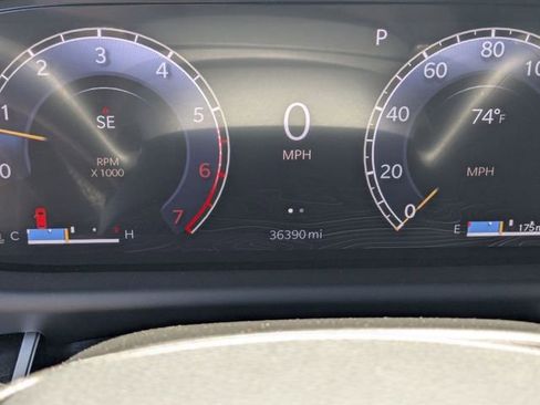 Used 2024 Jeep Wagoneer 4WD image 18