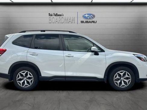 Used 2021 Subaru Forester Premium AWD/4WD image 3