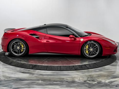 Used 2017 Ferrari 488 GTB RWD image 26
