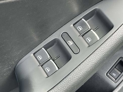 Used 2017 Volkswagen Jetta GLI FWD image 16