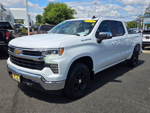 Used 2024 Chevrolet Silverado 1500 LT AWD/4WD image 8