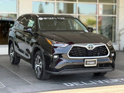 Certified 2022 Toyota Highlander XLE image 10