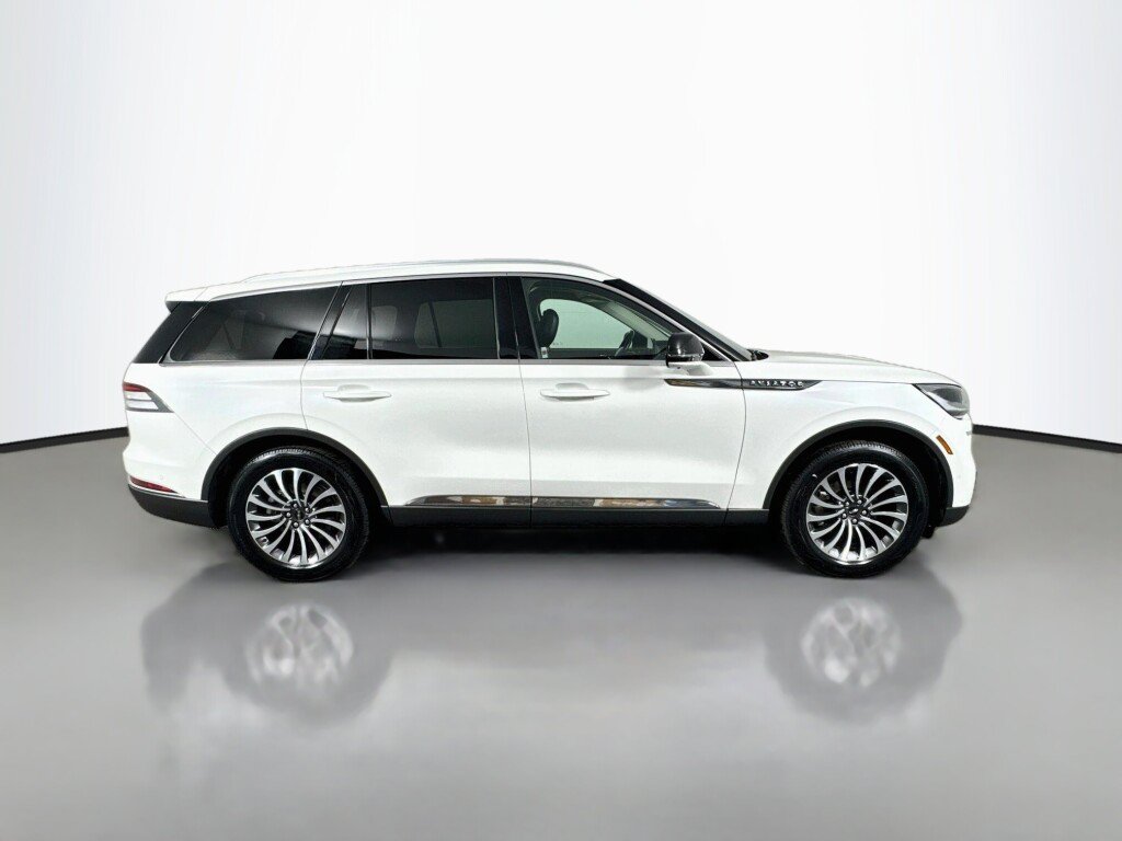 Used 2020 Lincoln Aviator Reserve w/ Equipment Group 201A AWD/4WD image 6