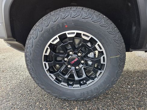 New 2026 GMC Canyon AT4 image 7