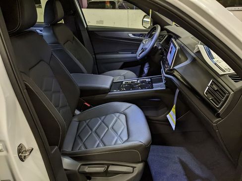 New 2026 Volkswagen Atlas Cross Sport SE image 21