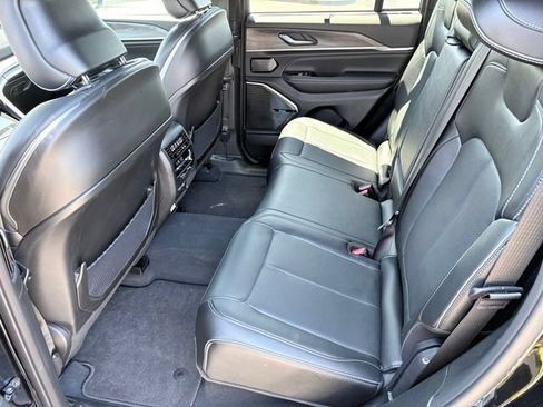 Used 2023 Jeep Grand Cherokee Overland w/ Advanced Protech Group III AWD/4WD image 7