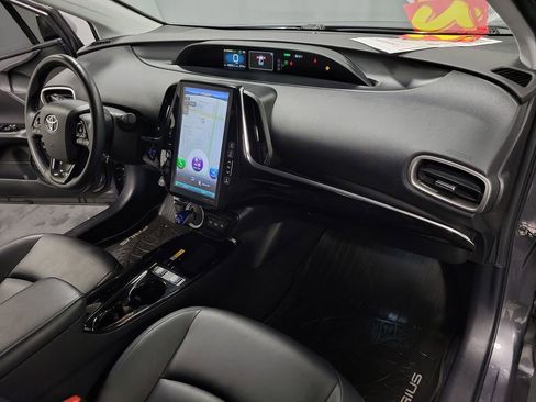 Used 2021 Toyota Prius Prime XLE image 23