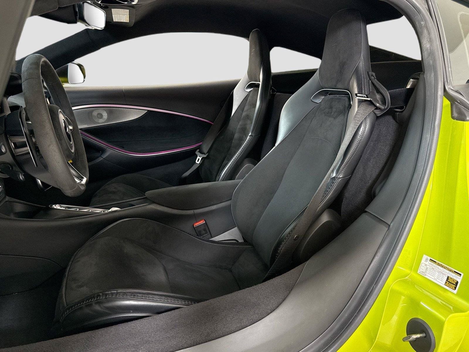 Used 2023 McLaren Artura RWD image 14
