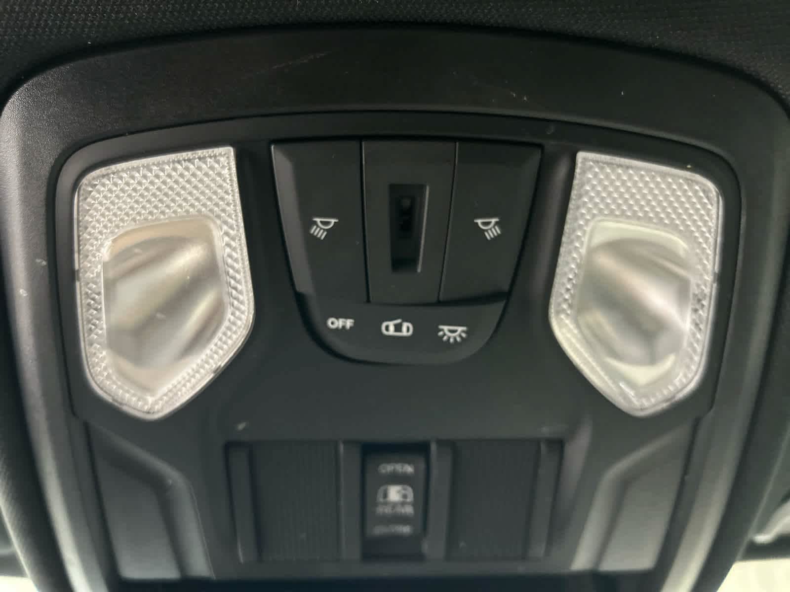 Used 2022 RAM 1500 4x4 Crew Cab image 6