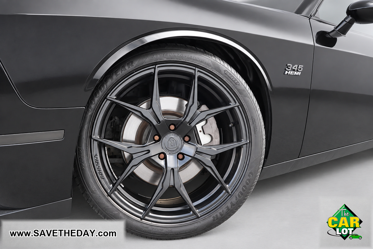 Used 2018 Dodge Challenger R/T w/ Blacktop Package RWD image 3