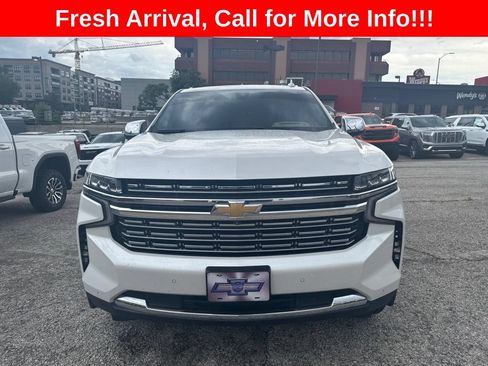 Used 2021 Chevrolet Suburban Premier w/ Premium Package AWD/4WD image 2