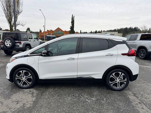 Used 2019 Chevrolet Bolt Premier w/ Infotainment Package image 4