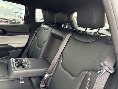 Used 2025 Jeep Compass Limited AWD/4WD image 30