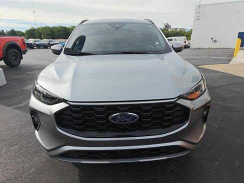 Used 2023 Ford Escape ST-Line Elite w/ Premium Technology Package AWD/4WD image 3