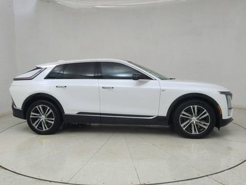 Used 2024 Cadillac Lyriq Luxury image 66