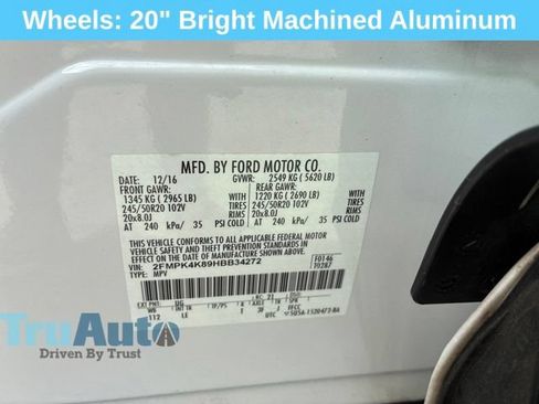Used 2017 Ford Edge Titanium w/ Technology Package AWD/4WD image 23