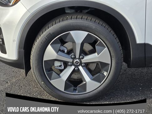 Used 2026 Volvo XC40 B5 Plus w/ Protection Package Premier AWD/4WD image 14