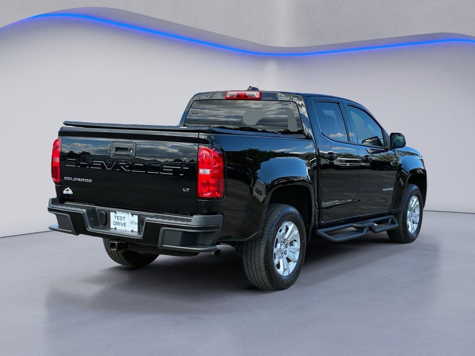Used 2022 Chevrolet Colorado LT RWD image 3