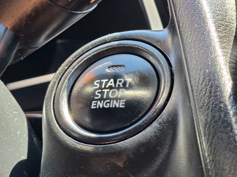 Used 2019 Toyota Yaris XLE FWD image 47
