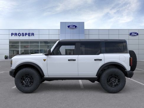New 2026 Ford Bronco Badlands AWD/4WD image 3