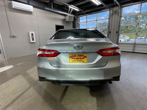 Used 2019 Toyota Camry LE FWD image 4