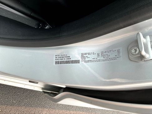 Used 2026 Chrysler Pacifica Select w/ S Appearance Package AWD/4WD image 19