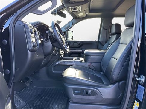 Used 2022 Chevrolet Silverado 2500 LTZ w/ LTZ Plus Package image 9