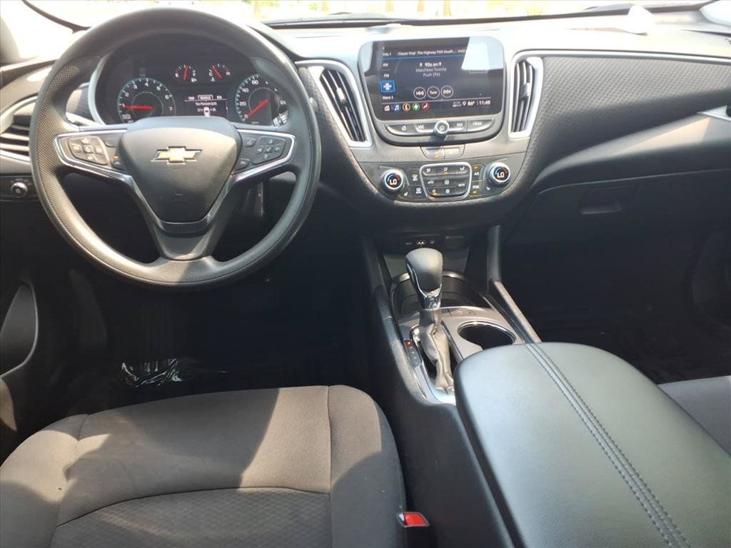 Used 2025 Chevrolet Malibu LT FWD image 9