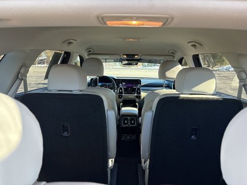 Used 2023 Kia Sorento SX Prestige image 7