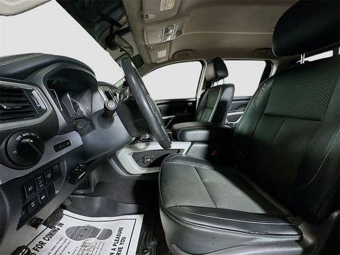Used 2016 Nissan Titan PRO-4X image 22