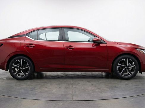 Used 2025 Nissan Sentra SV image 9