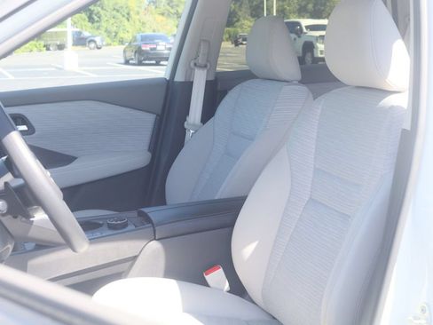 Used 2023 Nissan Rogue SV AWD/4WD image 23