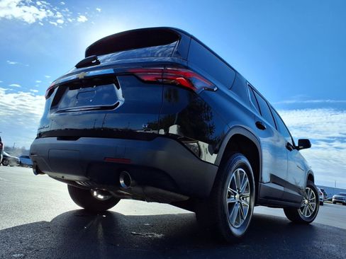 Used 2023 Chevrolet Traverse LT AWD/4WD image 34