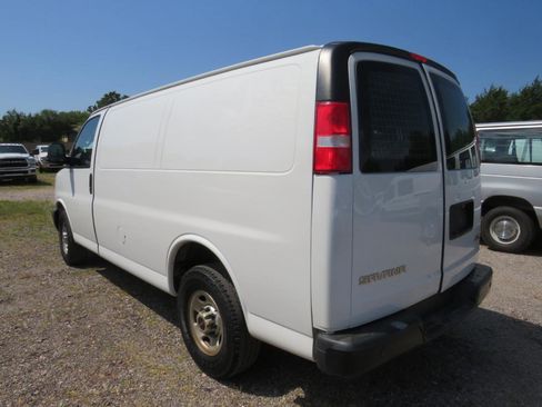 Used 2019 GMC Savana 2500 w/ Driver Convenience Package RWD image 7
