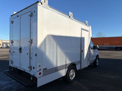 Used 2021 Ford E-350 and Econoline 350 Super Duty w/ Power Windows & Locks Group image 4