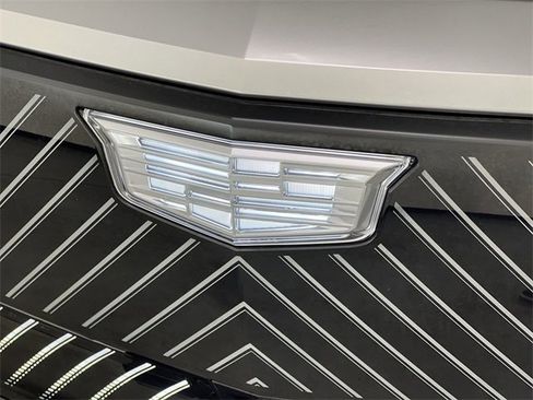 Used 2025 Cadillac Lyriq Luxury image 32