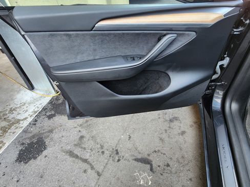 Used 2024 Tesla Model Y Long Range image 16