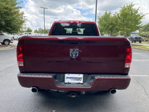 Used 2017 RAM 1500 Express RWD image 8