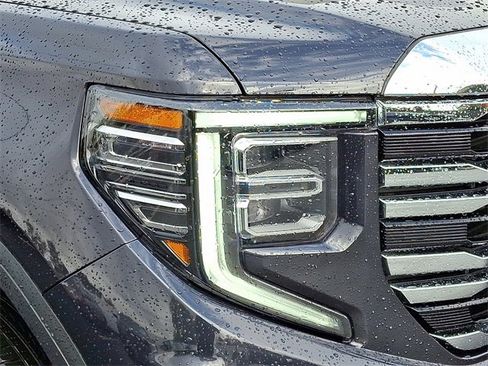 Used 2025 GMC Sierra 1500 SLT image 9