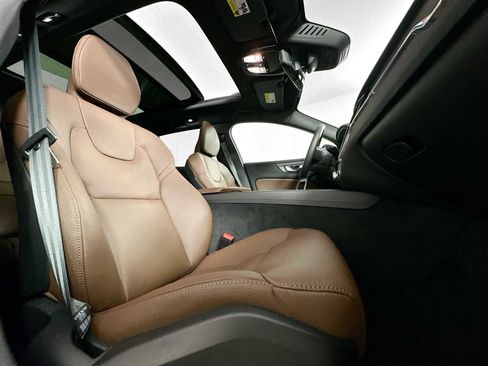 Certified 2025 Volvo V60 B5 Cross Country Plus w/ Protection Package Premier image 25