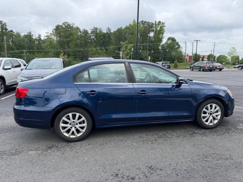 Used 2013 Volkswagen Jetta SE FWD image 3