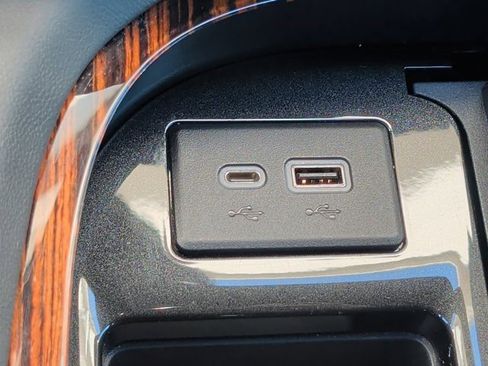 Certified 2021 Cadillac Escalade Premium Luxury image 10