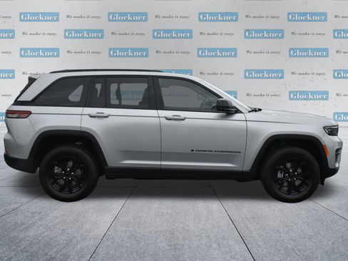 New 2026 Jeep Grand Cherokee Altitude image 4